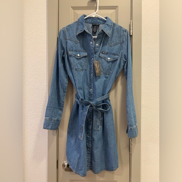 Wrangler Dresses & Skirts - Wrangler Retro New With Tags Blue Denim Dress